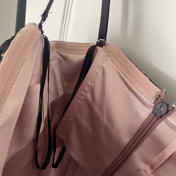 **BCBG SILK DRESS** - Picture 12 of 14